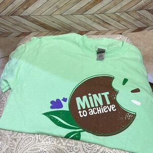 NEW Girl‎ Scouts USA MINT TO ACHIEVE green thin mint tee shirt ladies size Small